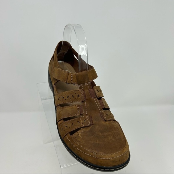 Clarks Brown Tan Perforated Leather Comfort Breathable Loafers Size 10 - Picture 2 of 12